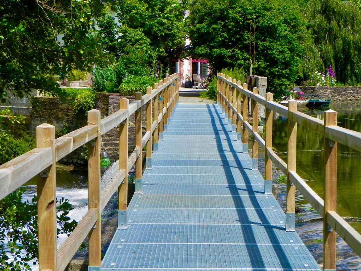 Le Moulin De Bury, Maison De Campagne Au Bord De La Riviere A 13 Kms Au Sud De Rennes Chavagne Esterno foto